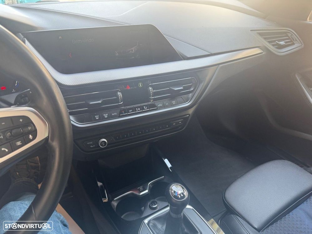 BMW 116 d Pack Desportivo M - 9