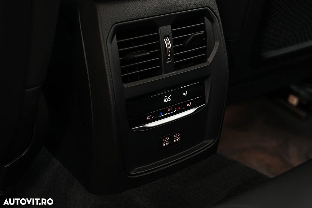 BMW Seria 3 318d Aut. Sport Line - 30