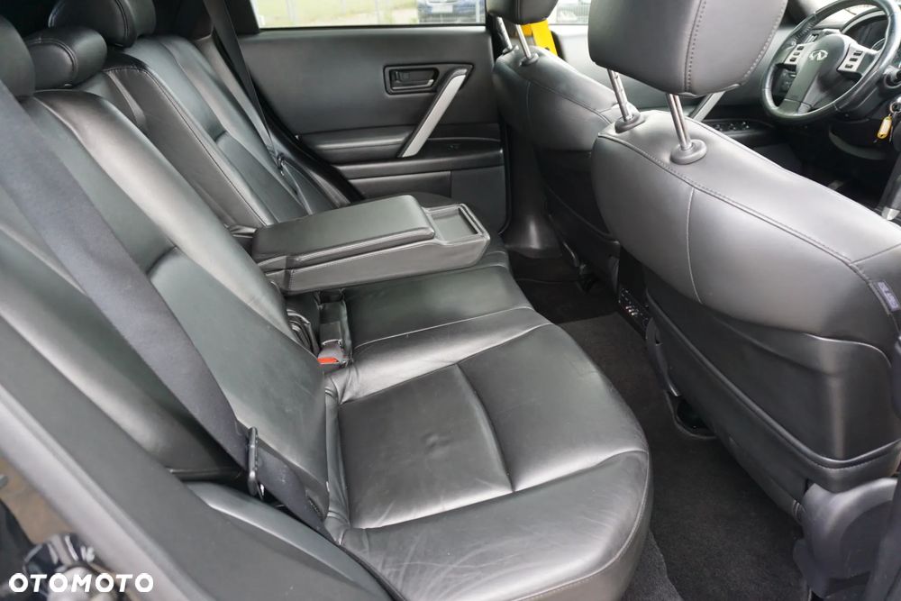 Infiniti FX - 16