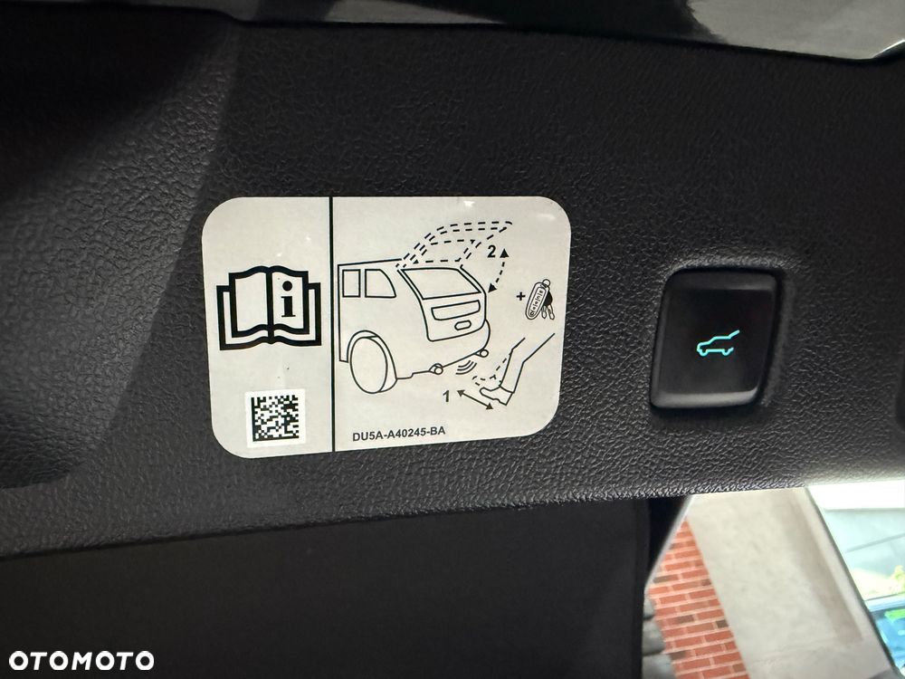 Ford Kuga 1.5 EcoBoost ST-LINE X - 14