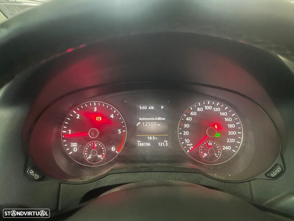 VW Sharan 2.0 TDI Blue Highline DSG - 5