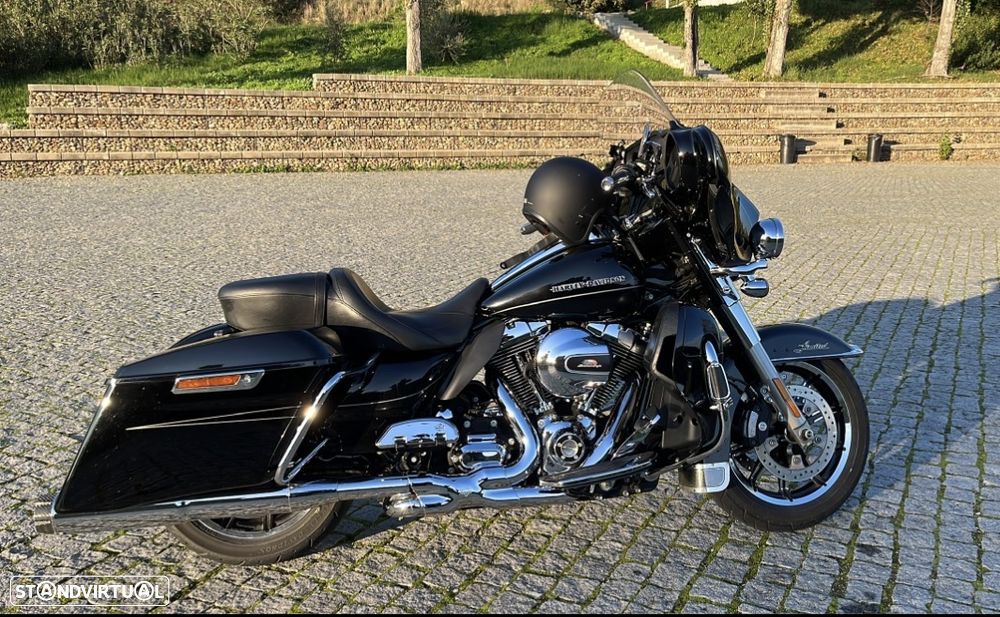 Harley-Davidson FLHTC - 2