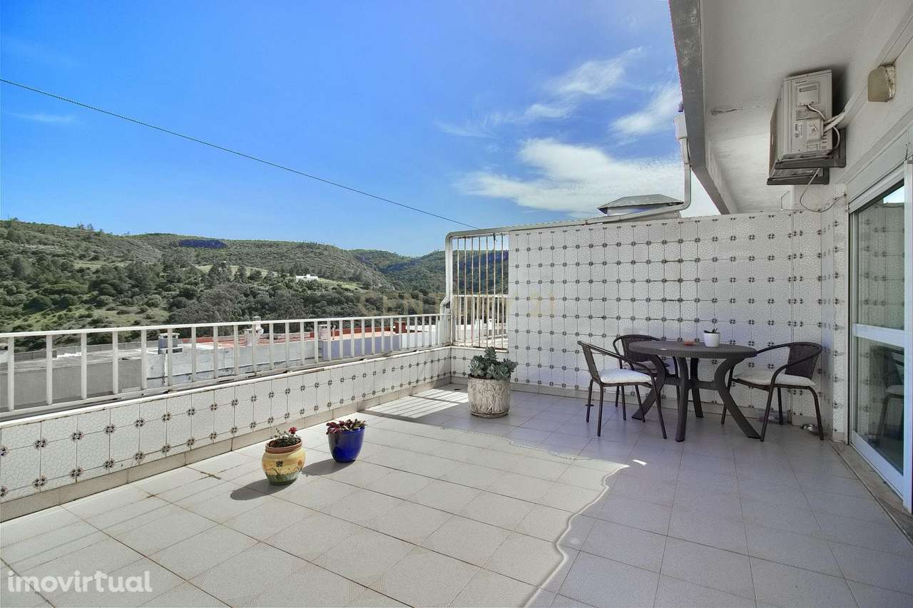 Apartamento T1+2 na Histórica Aldeia do Castelo de Sesimbra - Grande imagem: 3/16