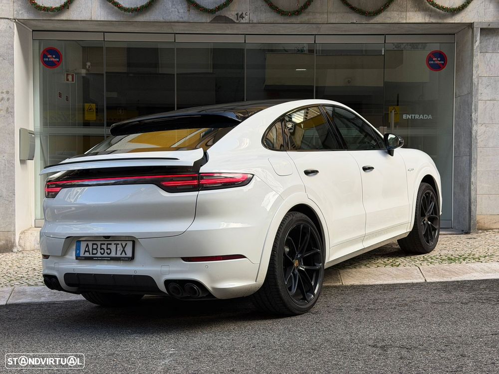 Porsche Cayenne Coupé E-Hybrid - 6