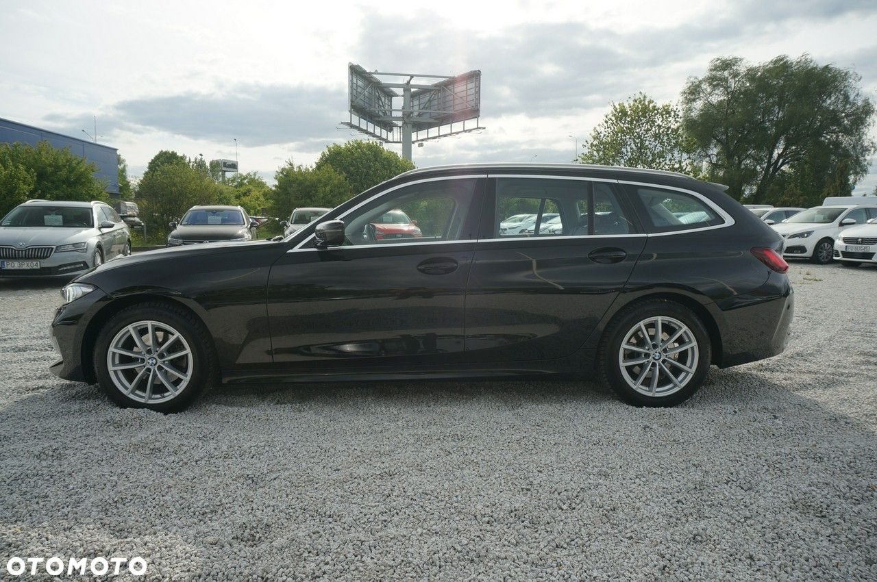 BMW Seria 3 320i - 8