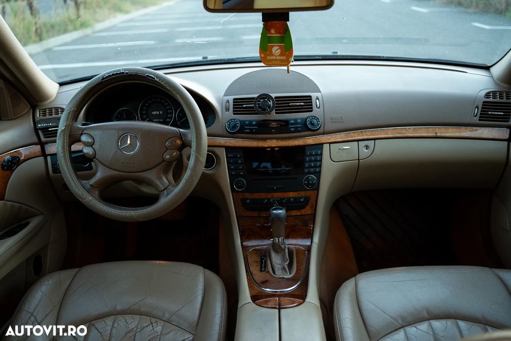 Mercedes-Benz E - 12