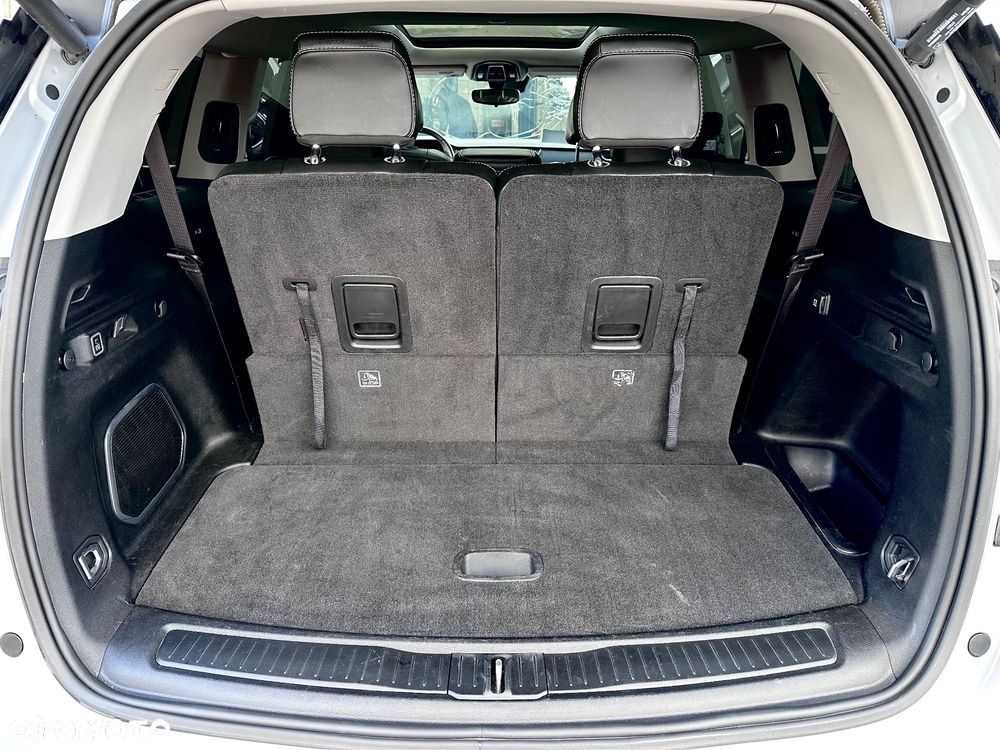 Jeep Grand Cherokee - 24