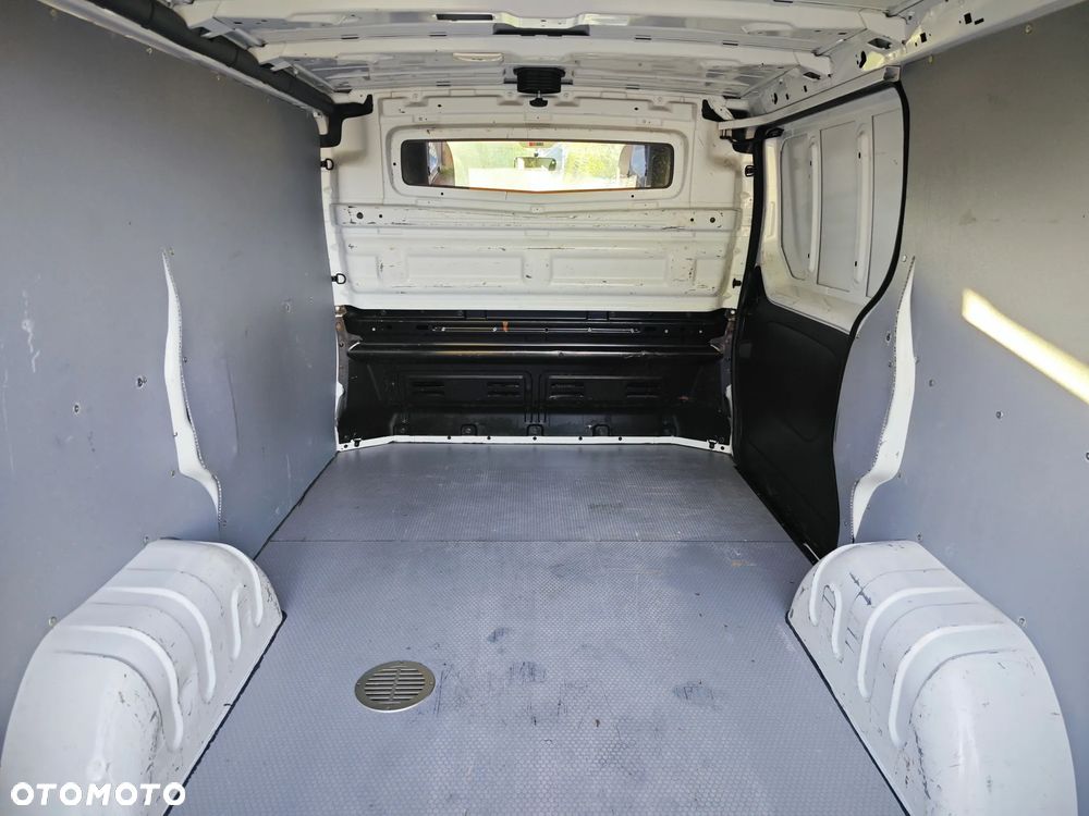 Renault TRAFIC 2018r, 1.6 95KM, L1H1 Duży Serwis, nowy rozrząd, nawigacja, super stan ,doinwestowany, Klima - 9