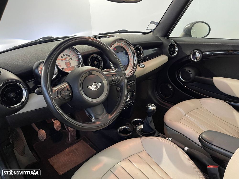 MINI Cabrio Cooper D - 16