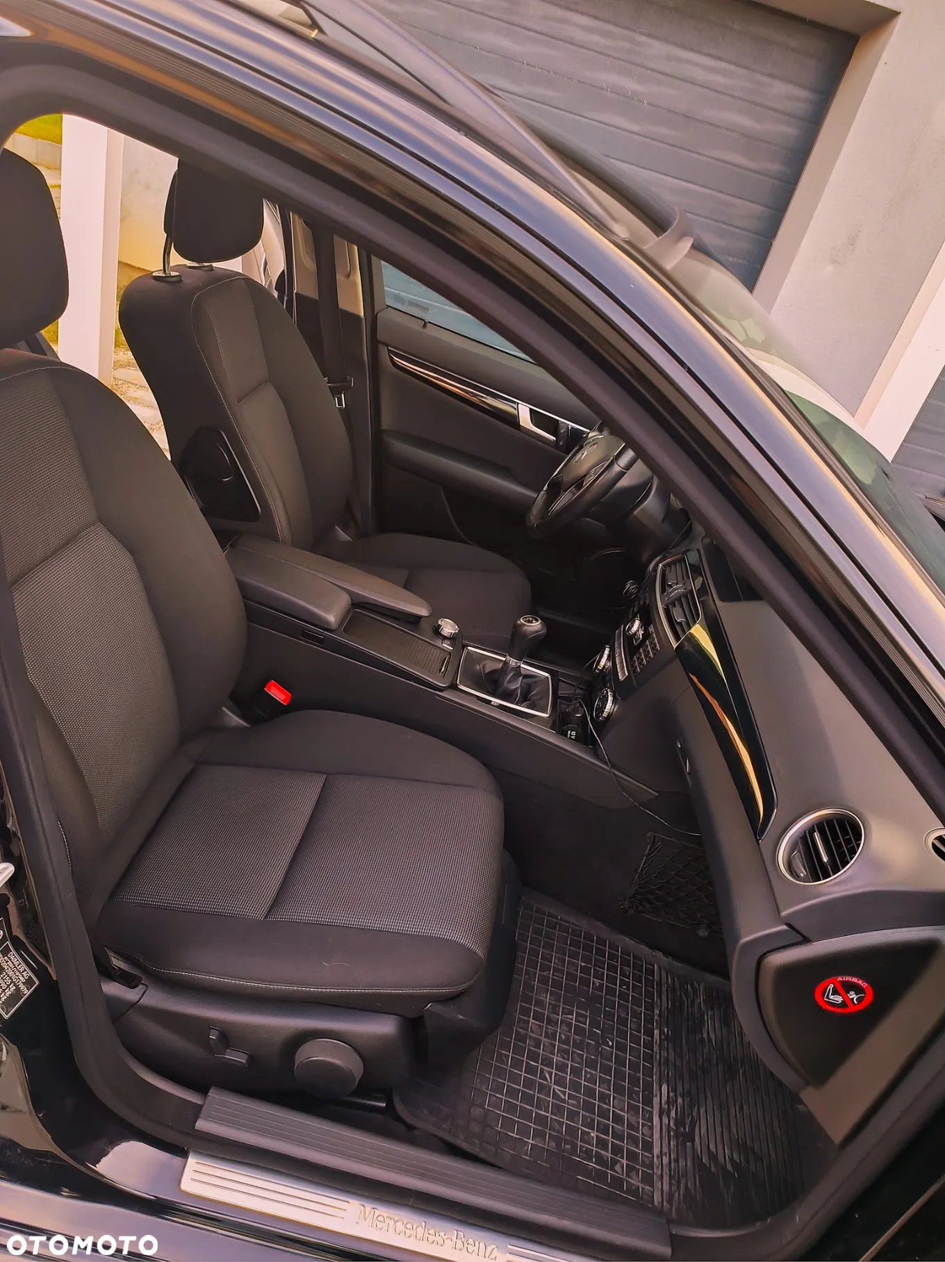 Mercedes-Benz Klasa C 180 T CDI DPF (BlueEFFICIENCY) - 4