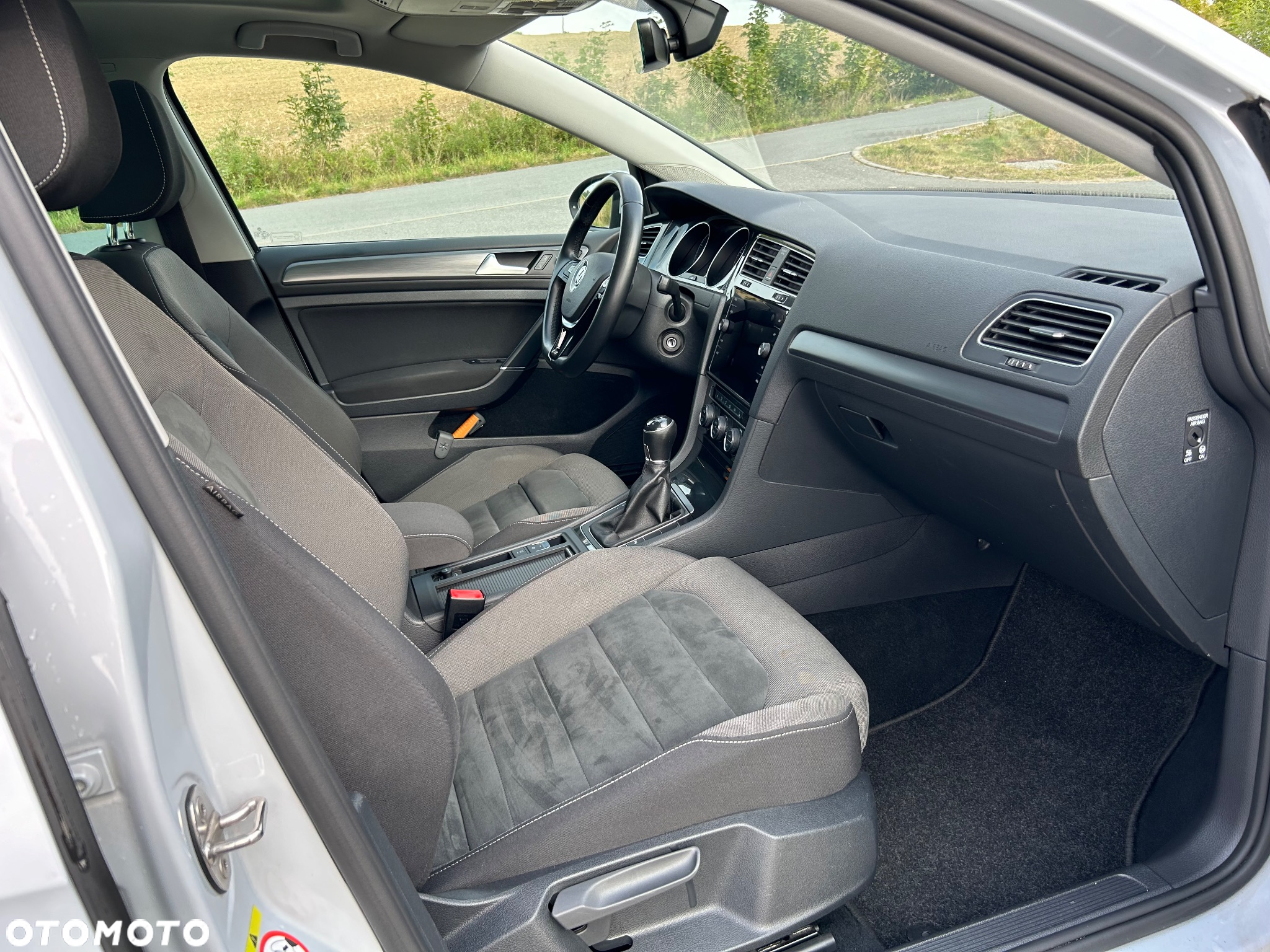 Volkswagen Golf 1.5 TSI ACT (BlueMotion Technology) Comfortline - 13