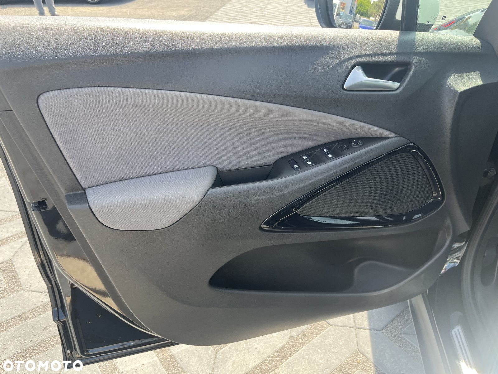 Opel Crossland X - 11