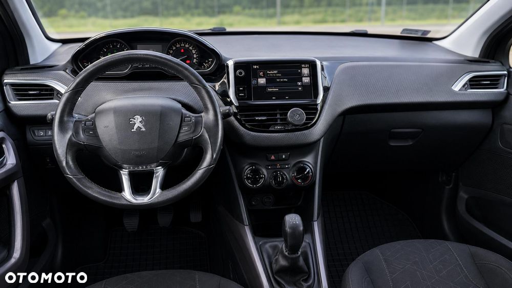 Peugeot 2008 1.2 Pure Tech Style S&S - 12