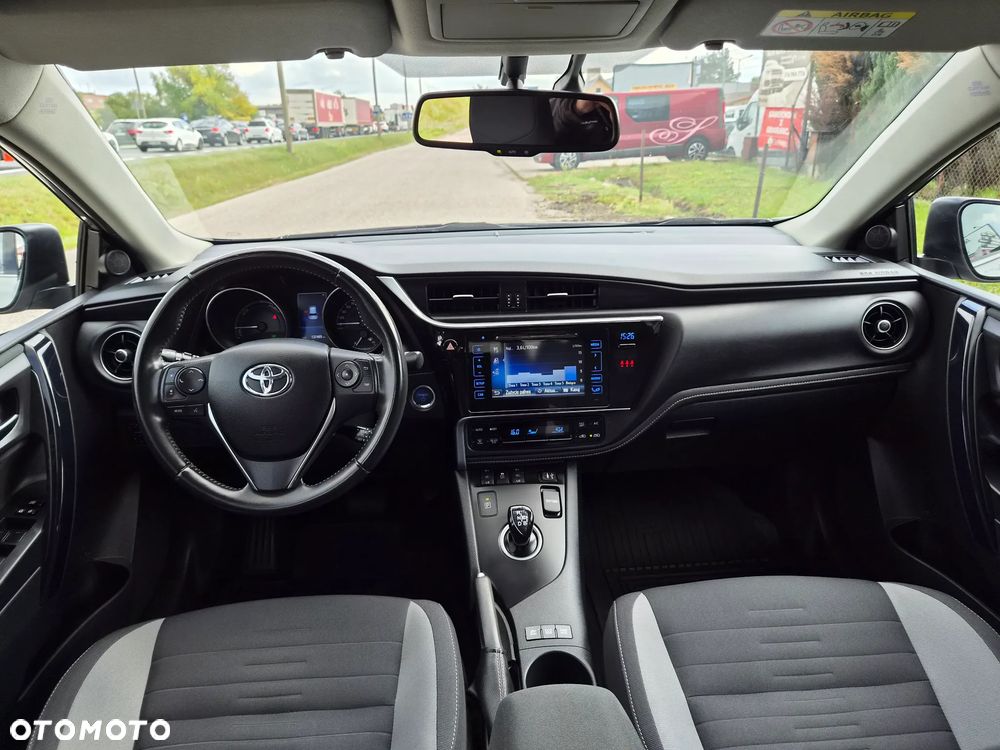 Toyota Auris 1.8 HSD Luna - 11