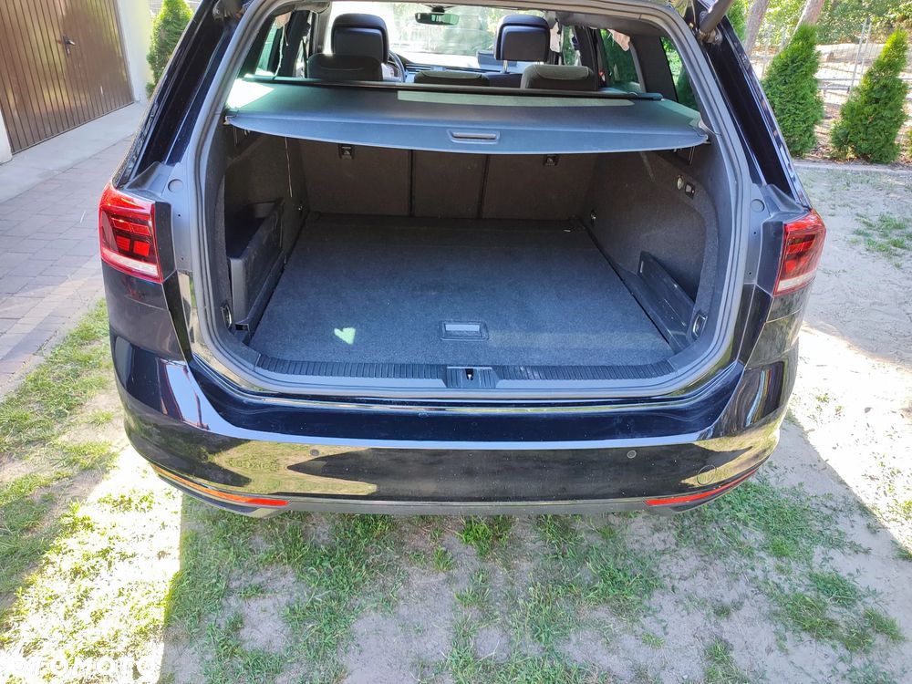 Volkswagen Passat Variant 2.0 TDI SCR DSG Elegance - 11