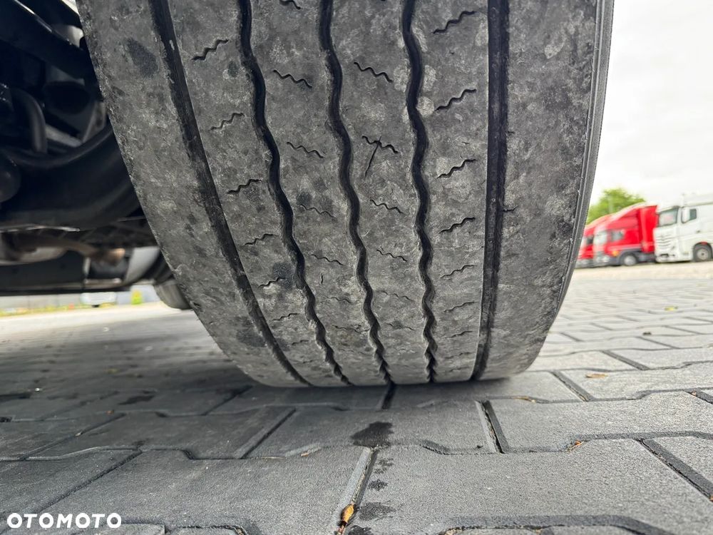 Renault T 520 / ACC / HIGH CAB  / NOWE OPONY MICHELIN / KLIMA POSTOJOWA / OBRACANY FOTEL / Z NIEMIEC - 21