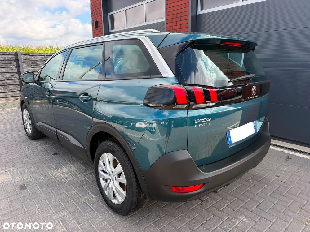 Peugeot 5008 - 24