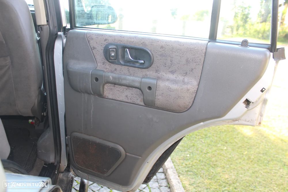 Land Rover Discovery 2.5 TD5 - 31