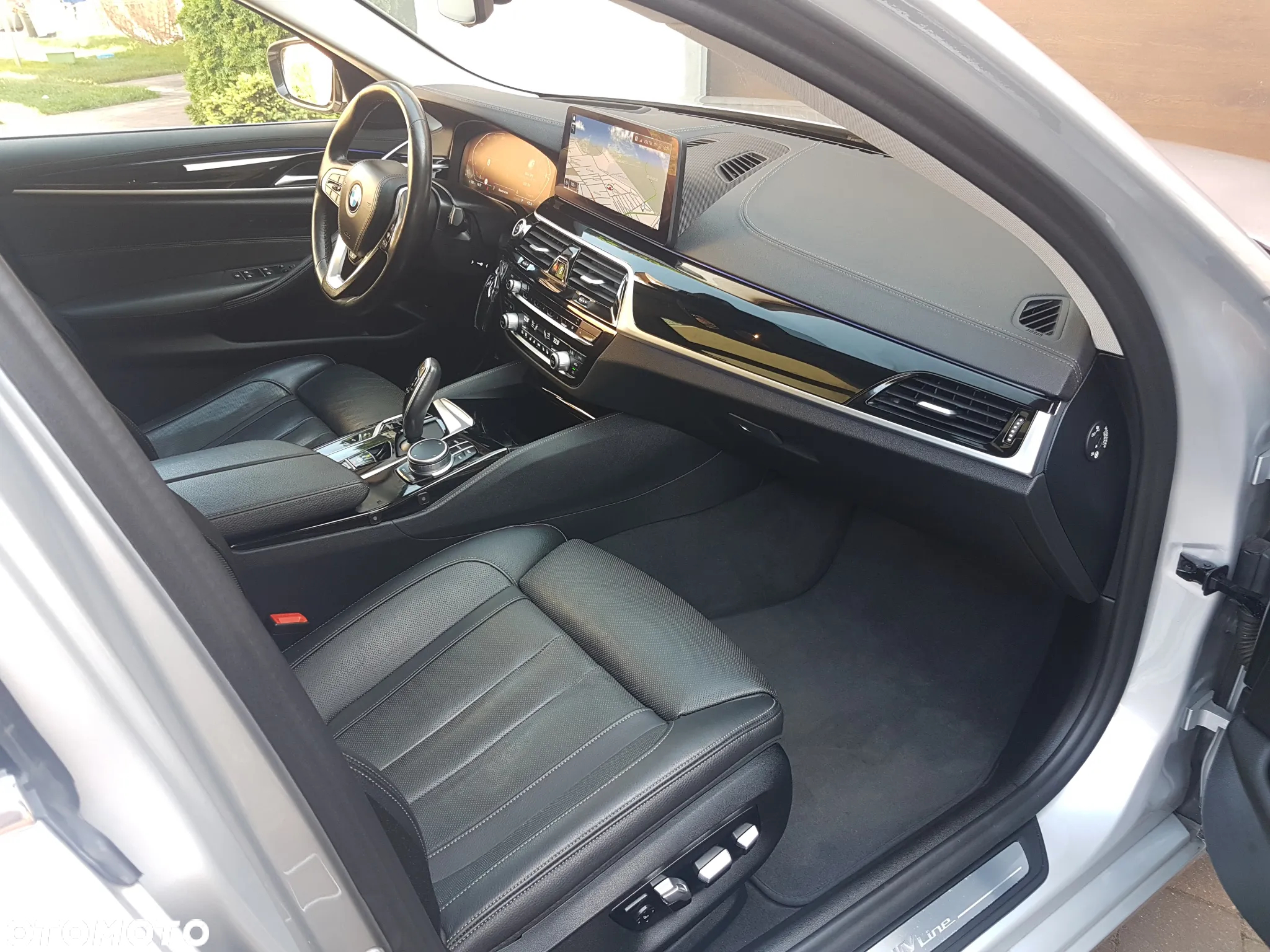 BMW Seria 5 520i Luxury Line - 15