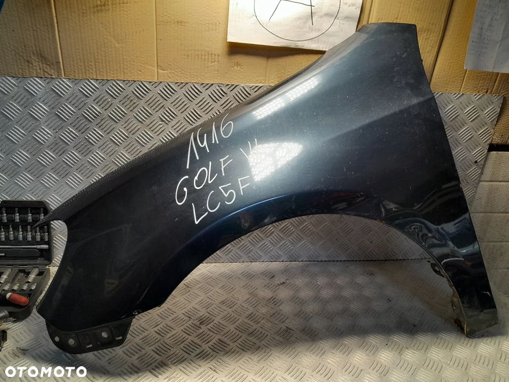 VW GOLF VI BŁOTNIK LEWY PRZEDNI LEWY PRZÓD KOLOR: LC5F - 1
