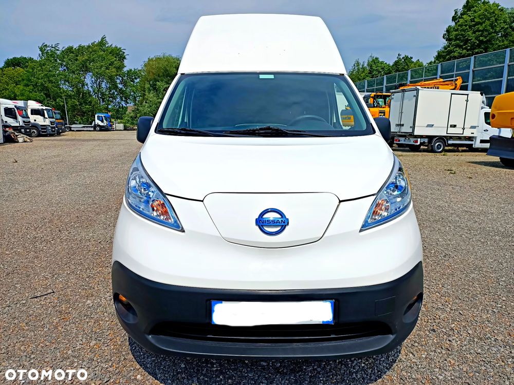 Nissan ENV 200 Maxi - 2
