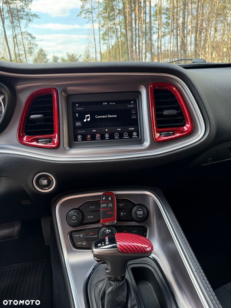 Dodge Challenger - 24