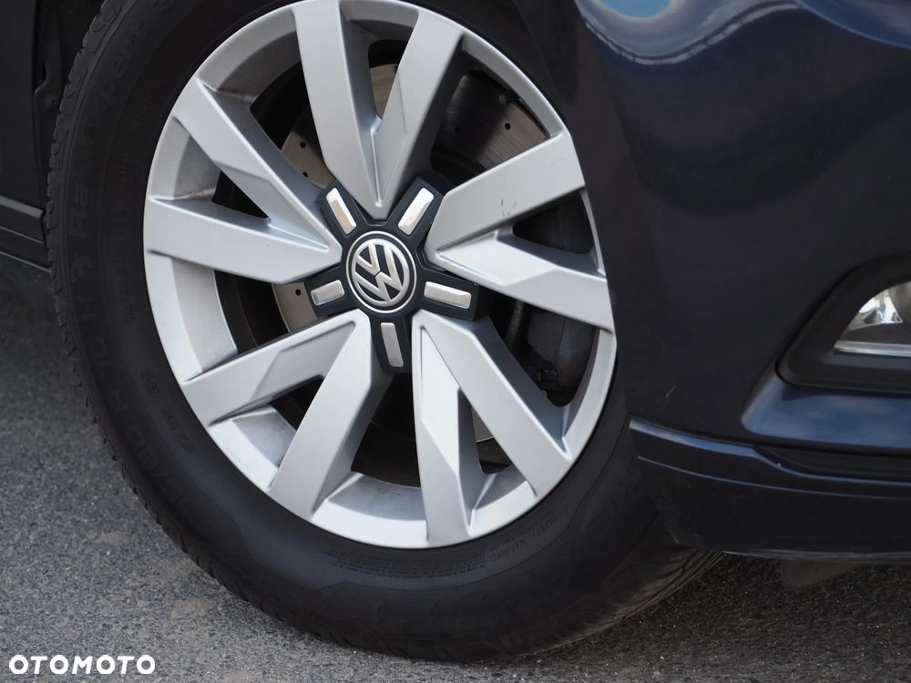 Volkswagen Passat - 12