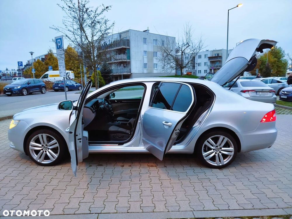 Skoda Superb 2.0 TDI DSG Exclusive - 10