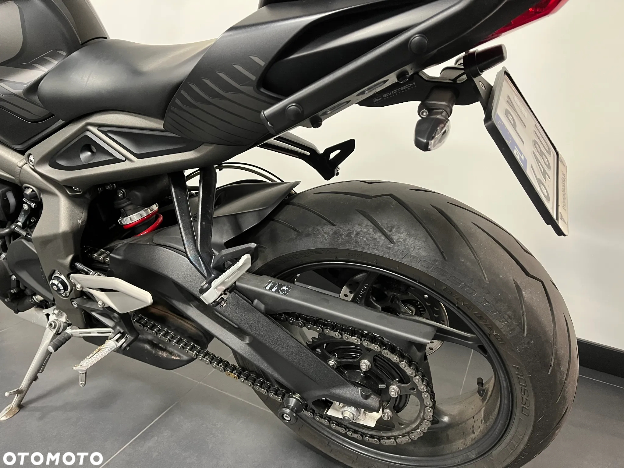 Triumph Street Triple - 7