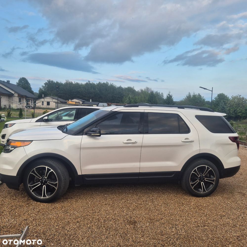 Ford Explorer - 1