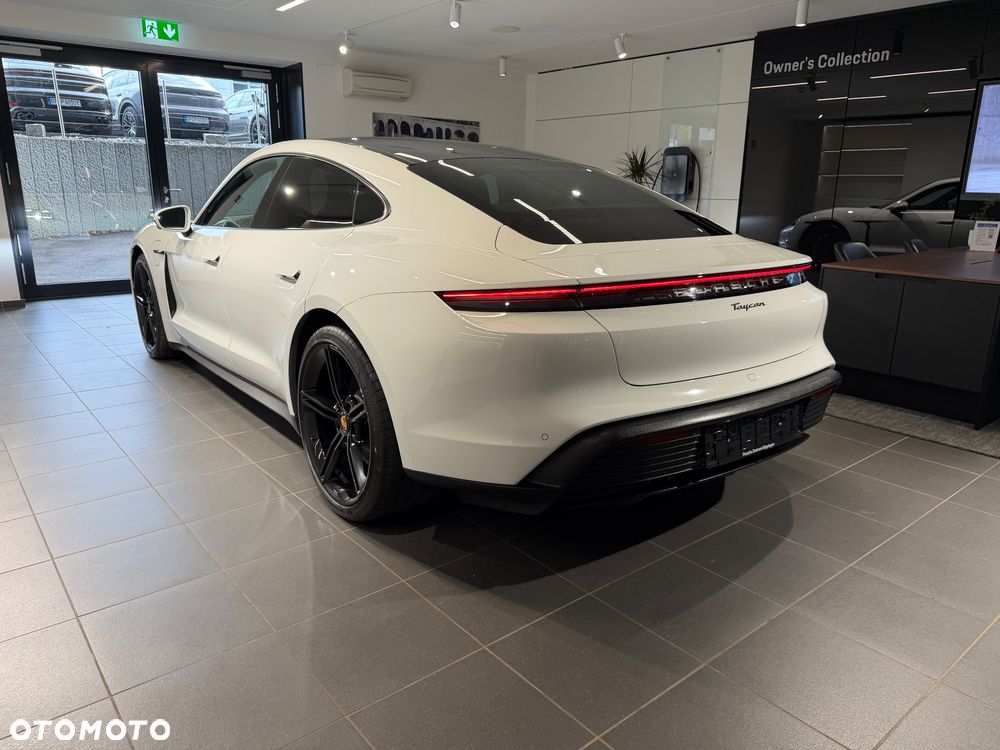 Porsche Taycan Performance Plus - 9