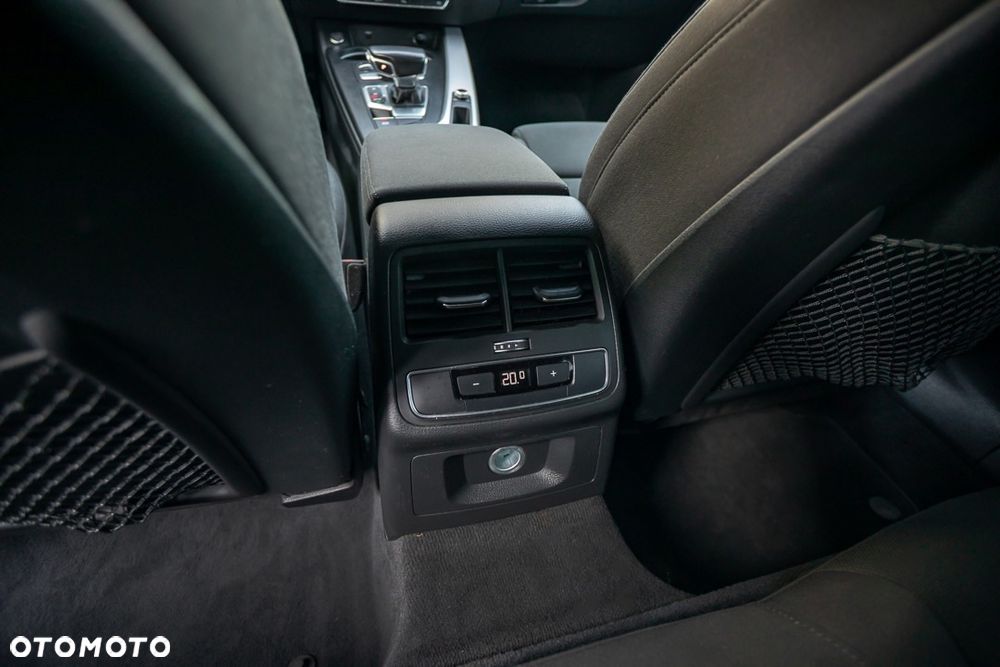 Audi A4 Avant 2.0 TDI S tronic - 35