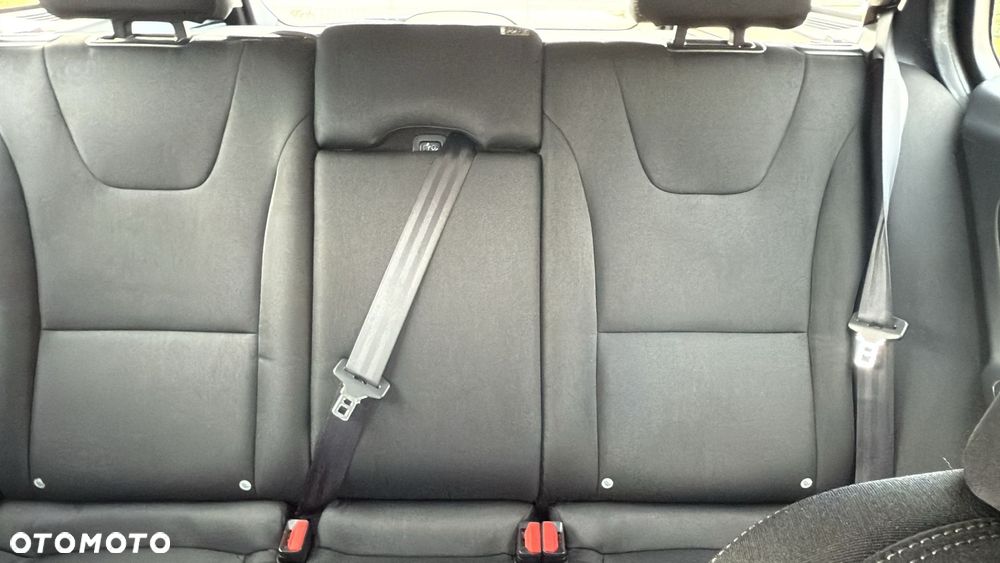 Volvo V60 D3 Geartronic Momentum - 25