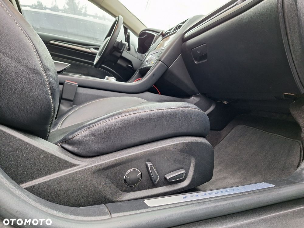 Ford Fusion - 8