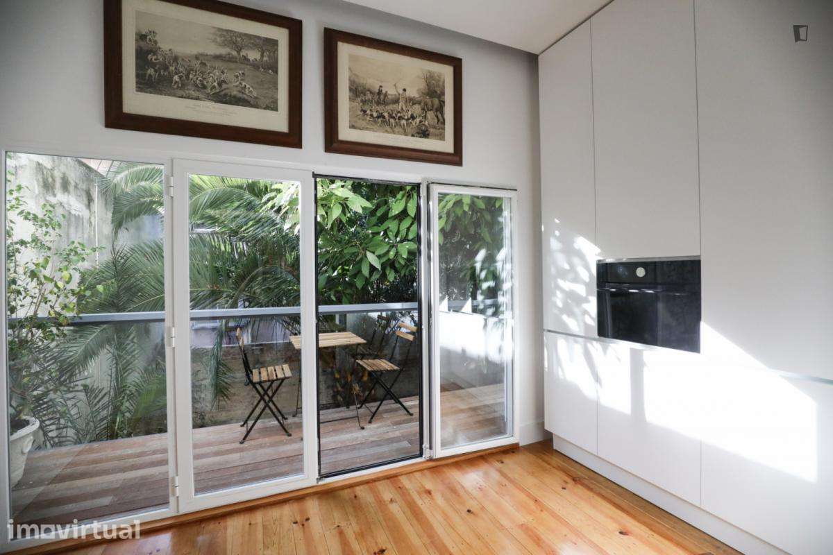 Quarto - localizado em Anjos Lisbon - Grande imagem: 4/24