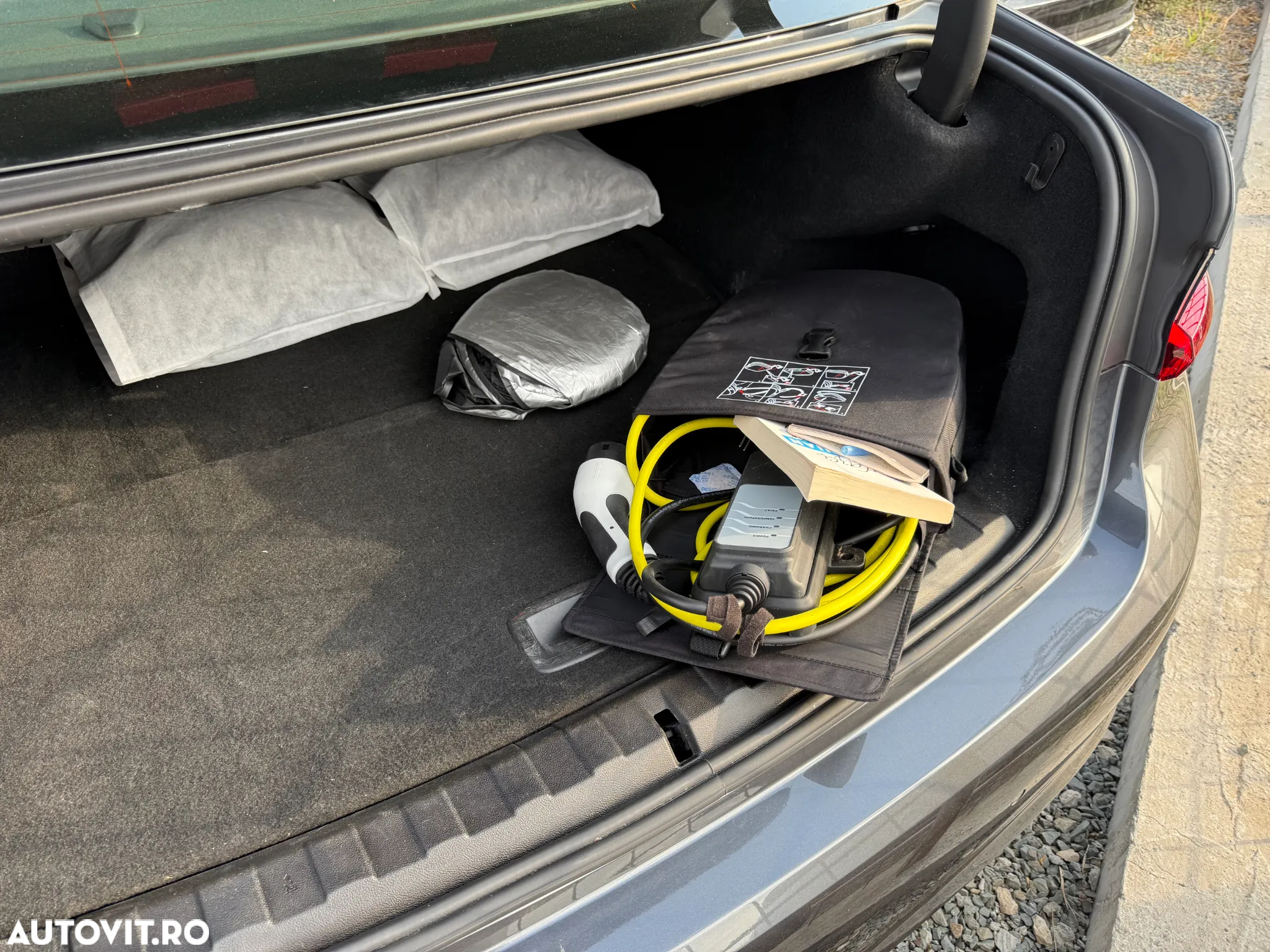 BMW Seria 3 330e AT PHEV - 39
