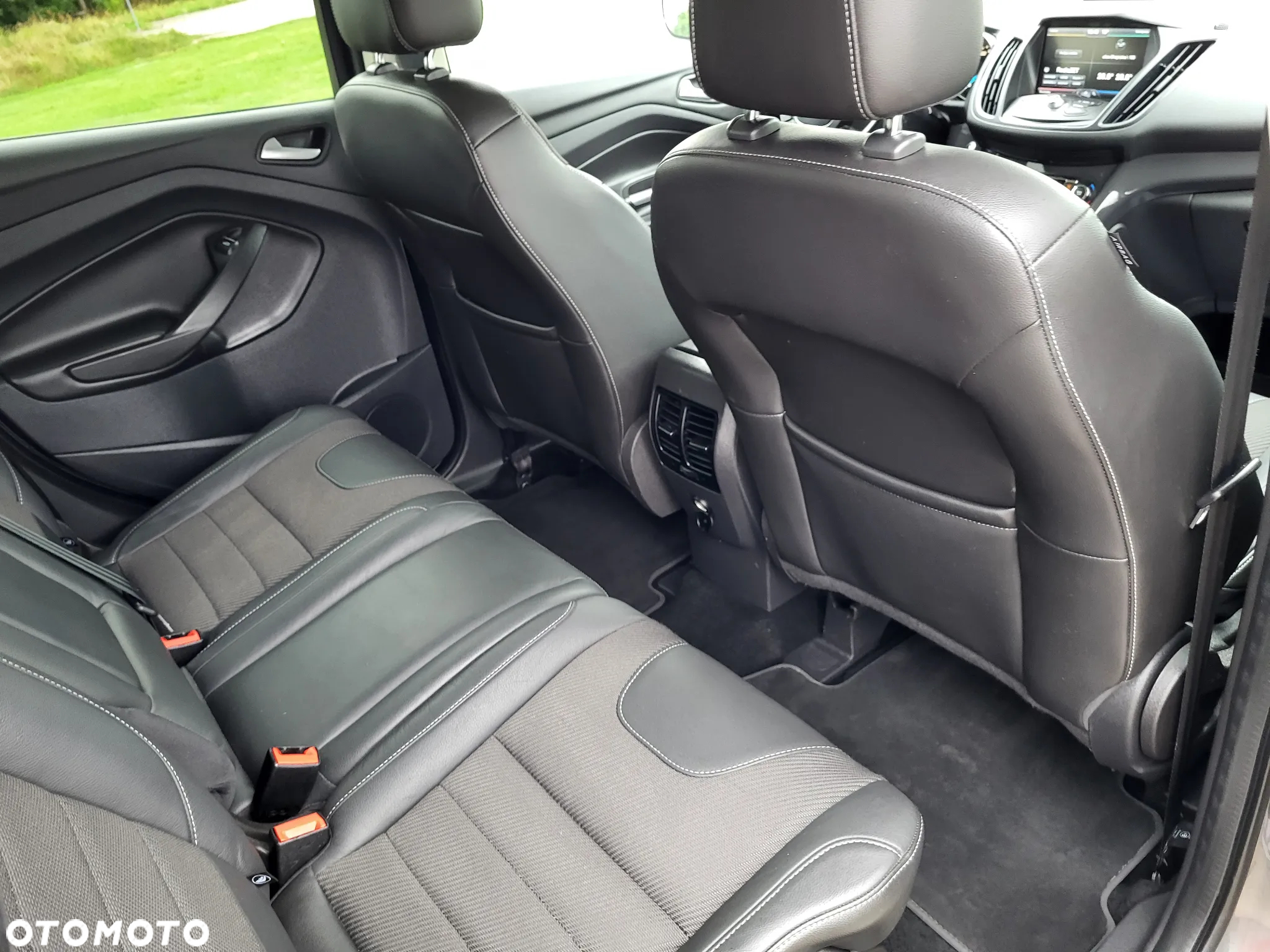 Ford Kuga 1.5 EcoBoost 2x4 Titanium - 20