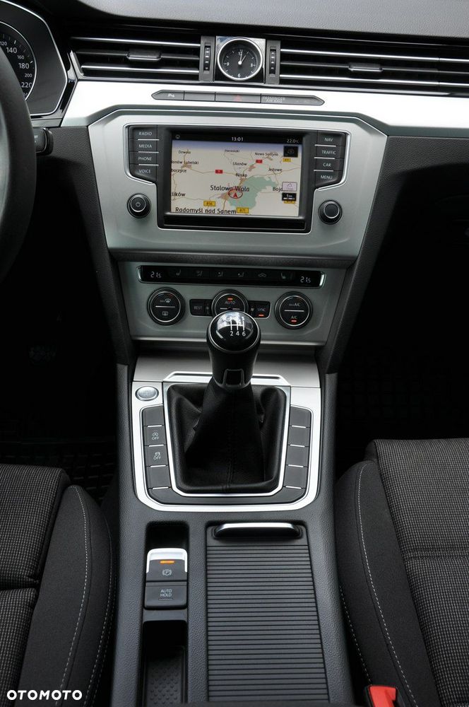 Volkswagen Passat - 23