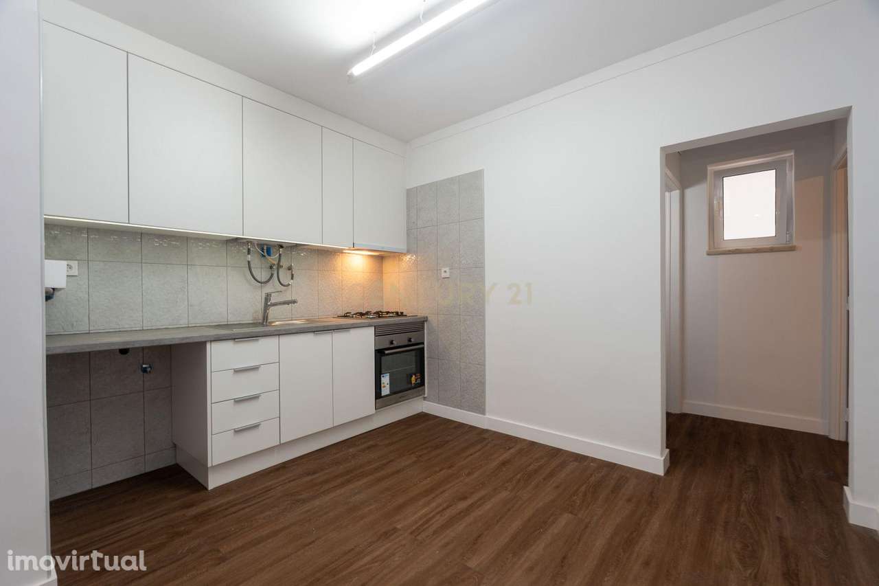 Apartamento T2 com Vista Rio Tejo – Dafundo, Cruz Quebrada - Grande imagem: 3/13