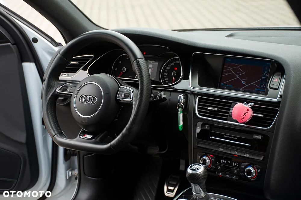 Audi A4 Avant 2.0 TDI DPF clean diesel S line Sportpaket - 17
