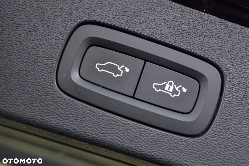 Volvo V60 B4 D Momentum Pro - 36
