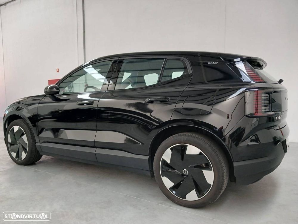 Volvo EX30 69 kWh Single Motor Extended Range Black Edition - 19