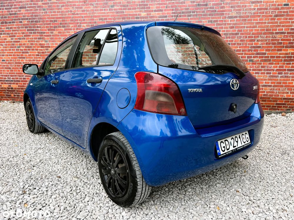 Toyota Yaris - 4
