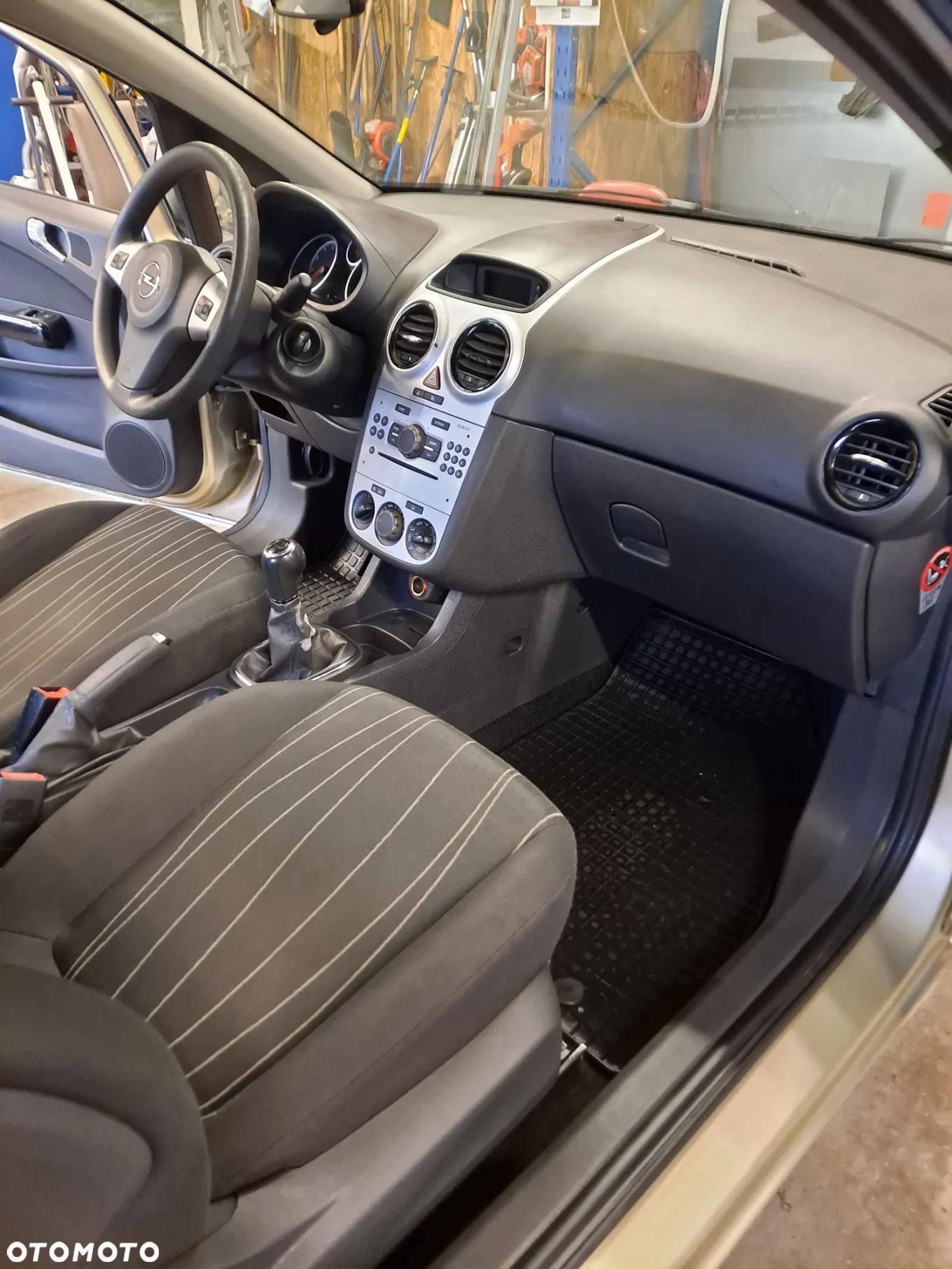 Opel Corsa 1.4 16V Edition - 19