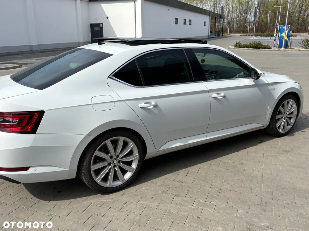 Skoda Superb 2.0 TDI 4x4 L&K DSG - 24
