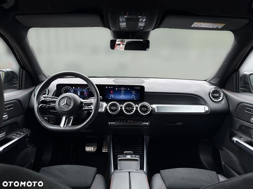 Mercedes-Benz GLB - 14