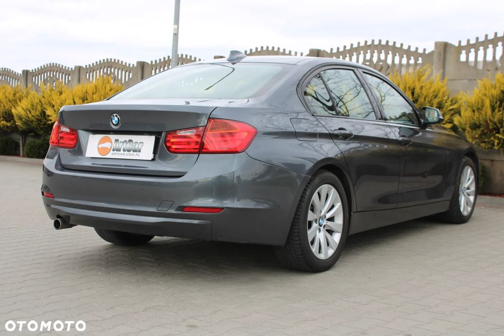 BMW Seria 3 320d DPF Edition Fleet Sport - 6
