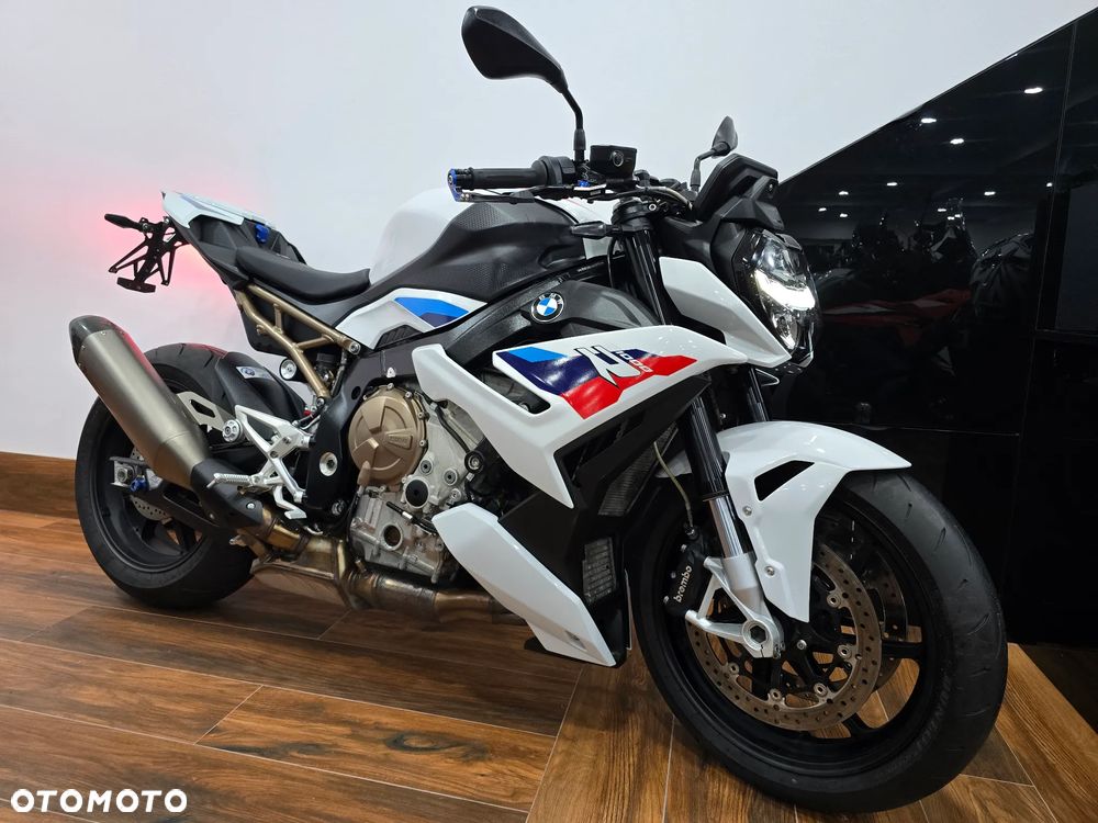 BMW S - 10