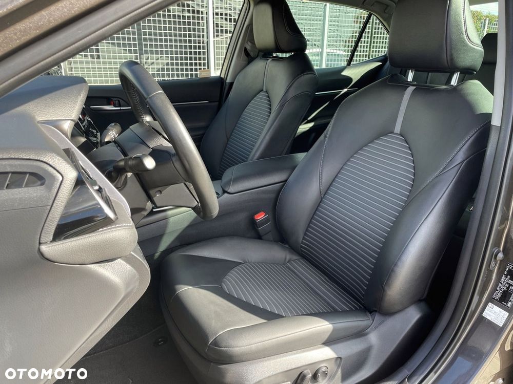 Toyota Camry 2.5 Hybrid Prestige CVT - 10