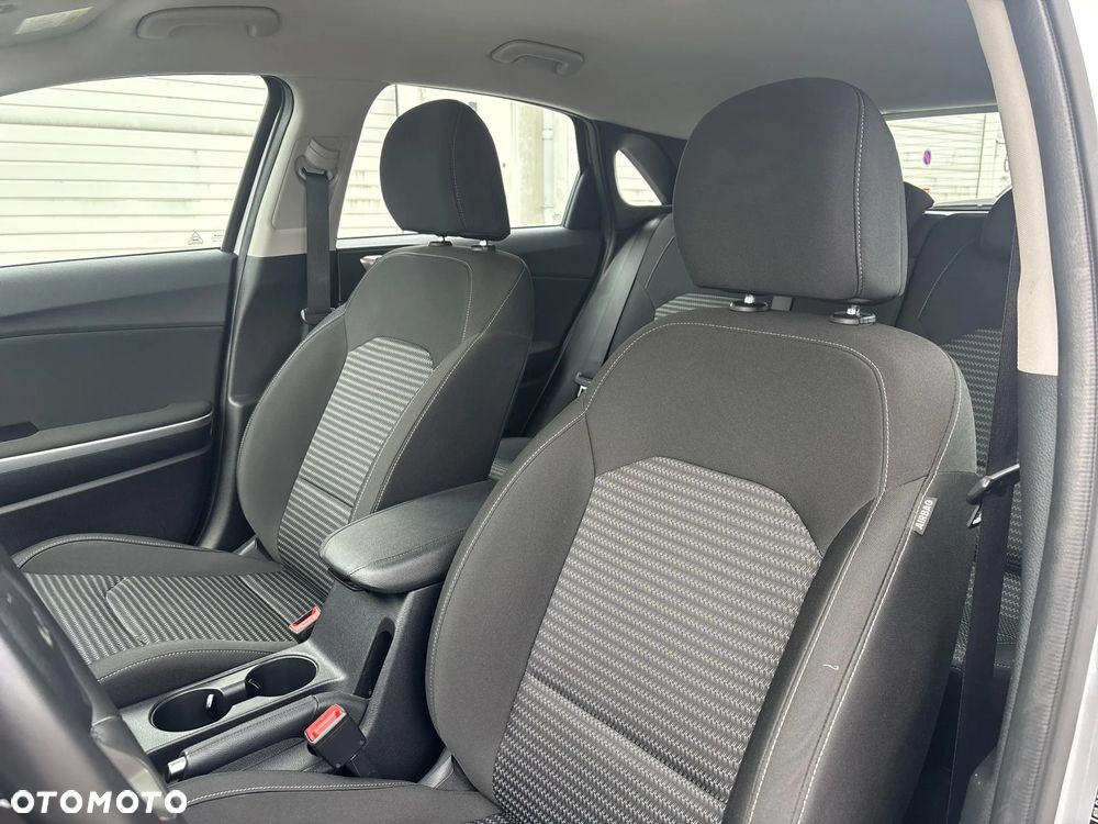 Kia Ceed 1.5 T-GDI M DCT - 11